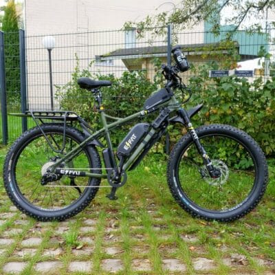 Täydellinen lokasuojasetti ja tavarateline UUSI